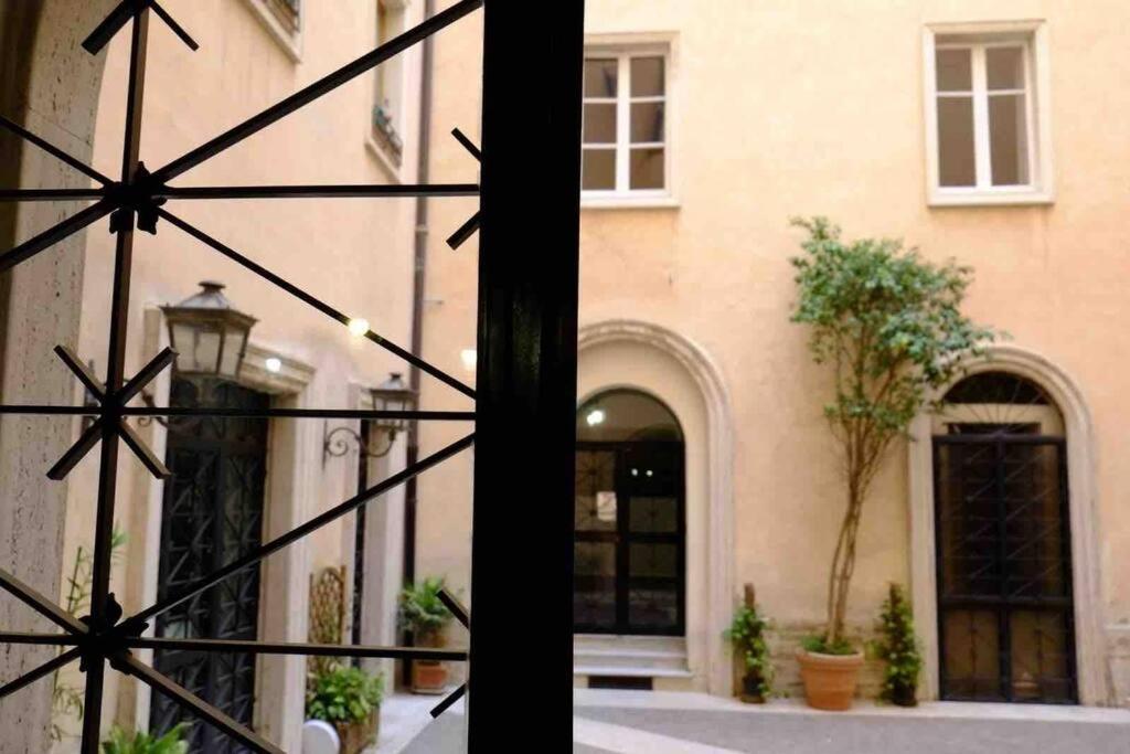 Apartment Beautiful Next To Piazza Di Spagna Rom